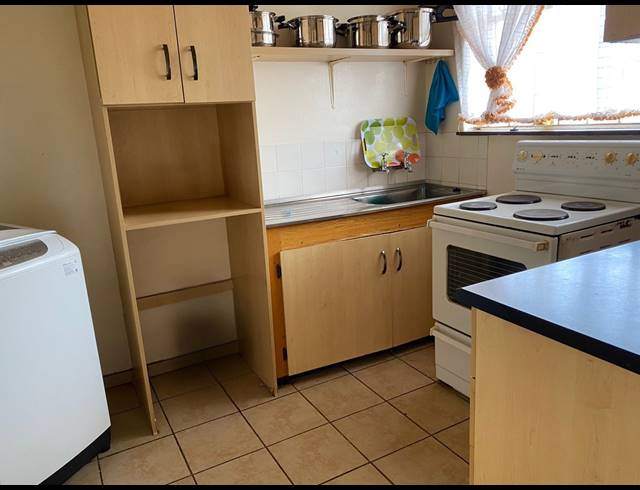 2 BEDROOM APARTMENT FOR SALE IN VANDERBIJLPARK CW 3
